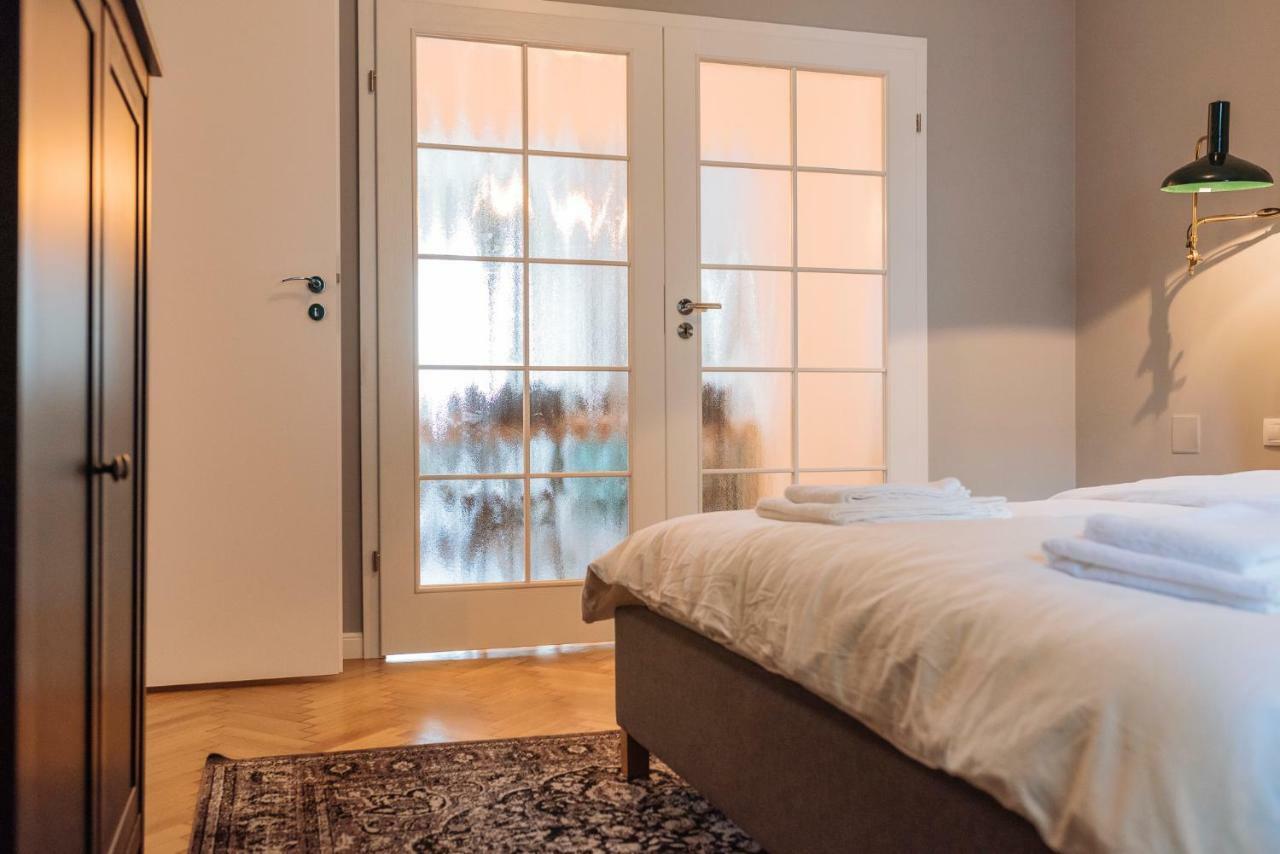 Brezoianu Spacious Flat Bucharest Exterior photo